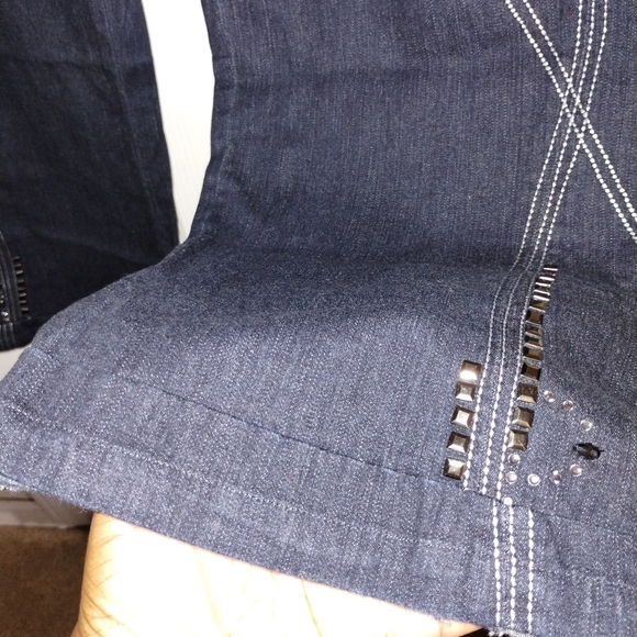 Jeans With Bling - Picture 6 of 12